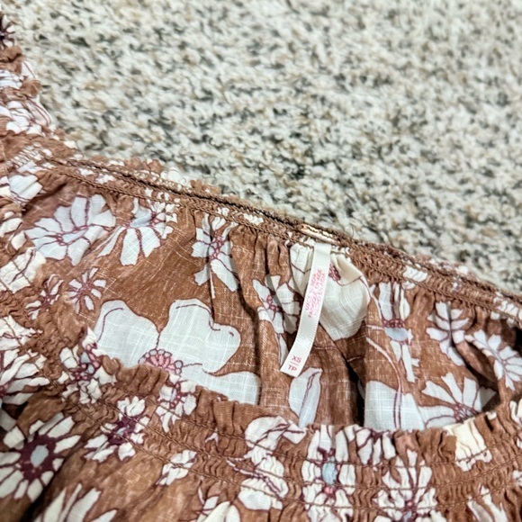 Free People Miss Daisy Printed Top in Vintage Tan Brown Flowers BOHO Sz XS - Picture 8 of 12